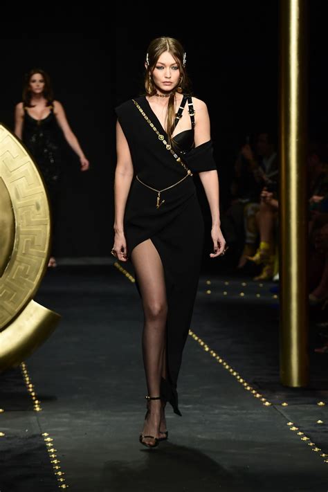 versace gigi hadid red|gigi hadid versace fashion week.